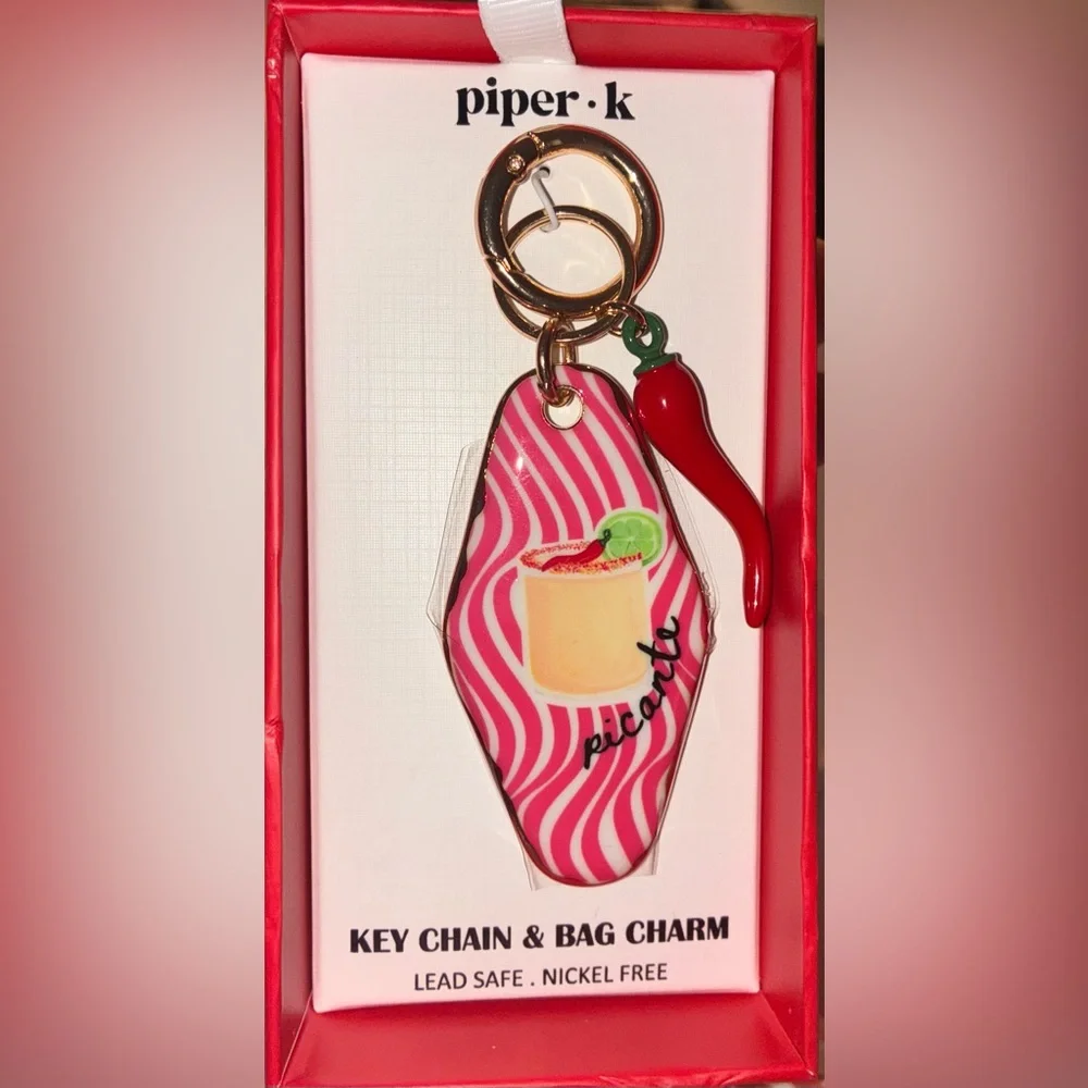 PIPER K Retro Motel Hotel Key Chili-Themed Pepper Keychain Chili Charm NEW NWT